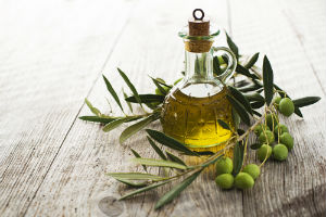 olive-oil-in-glass-bottle