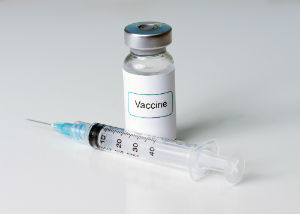 vaccine-needle-and-solution