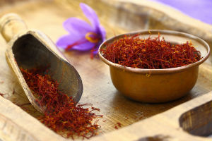 saffron-spice-in-bowl